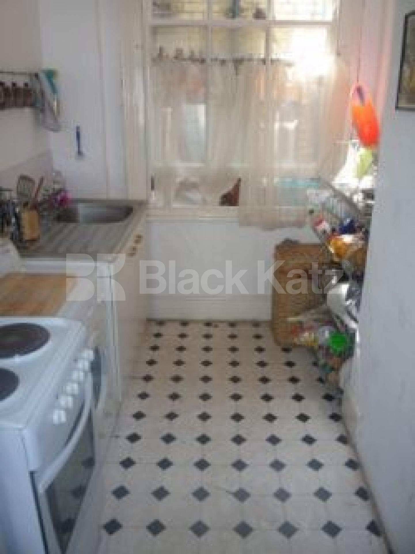			1 Bedroom, 1 bath, 1 reception Flat			 Alexandra Park Road, MUSWELL HILL N10 N10
